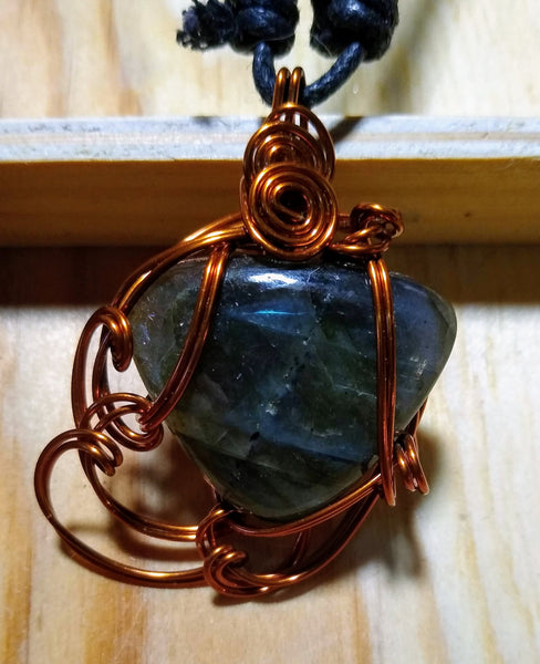 Labradorite in Copper Wire Pendant