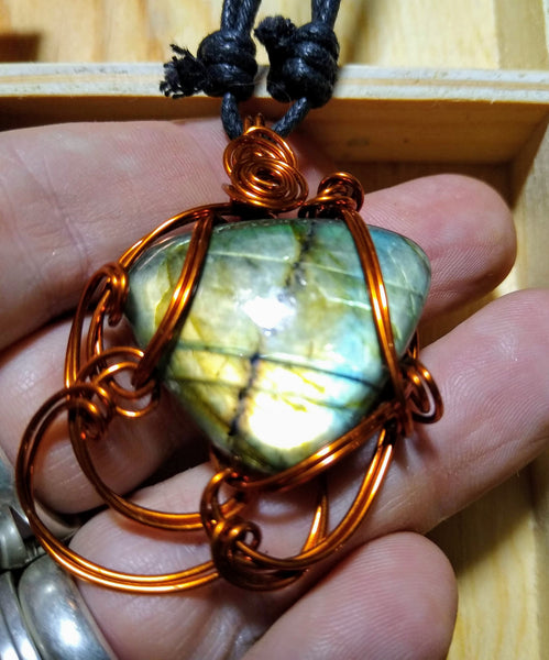 Labradorite in Copper Wire Pendant