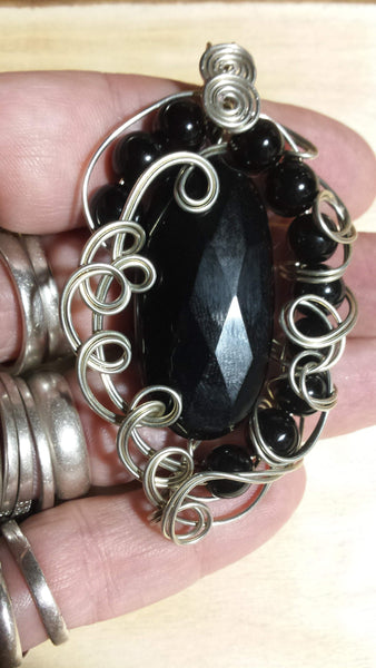 Faceted Onyx Ornate Swirls Pendant - Antika Nueva